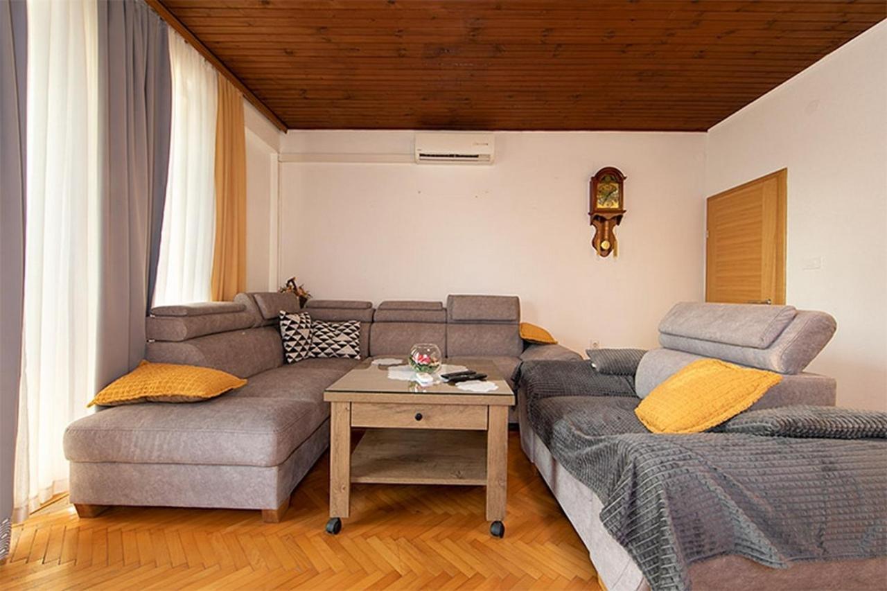 Apartment Tucepi 6695A エクステリア 写真