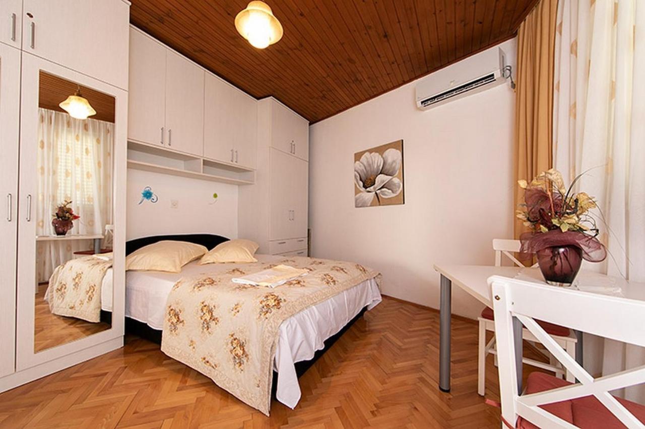 Apartment Tucepi 6695A エクステリア 写真