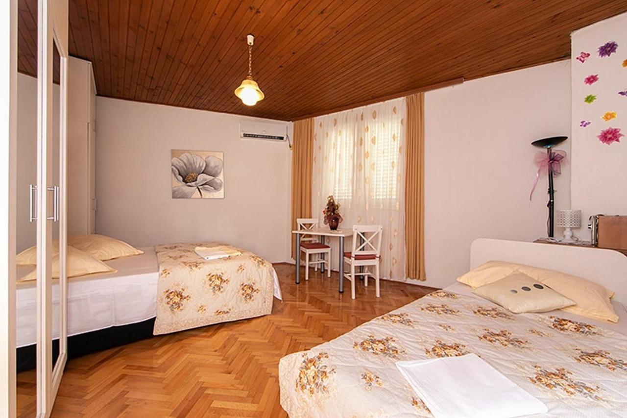 Apartment Tucepi 6695A エクステリア 写真