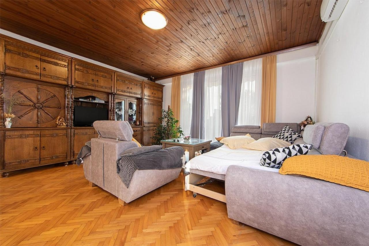 Apartment Tucepi 6695A エクステリア 写真