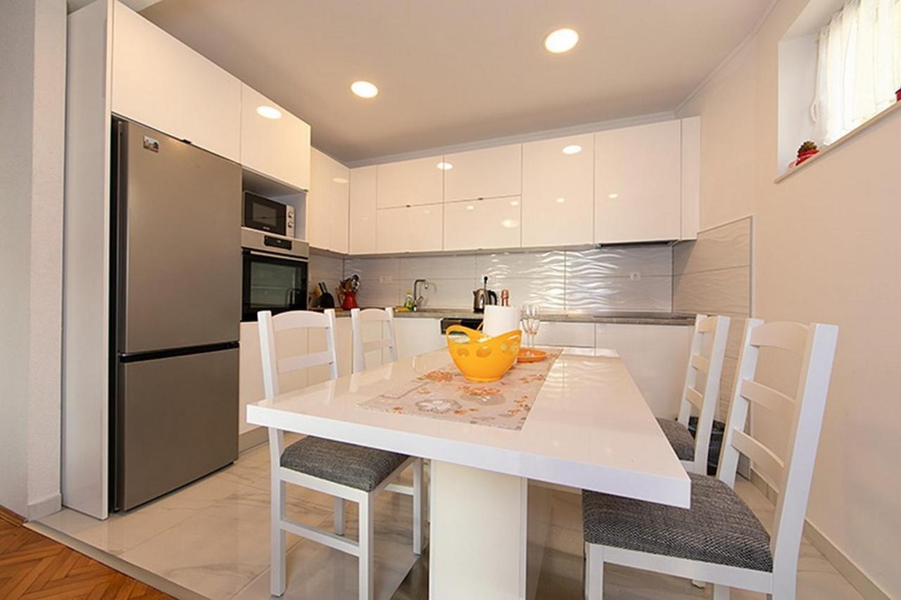 Apartment Tucepi 6695A エクステリア 写真