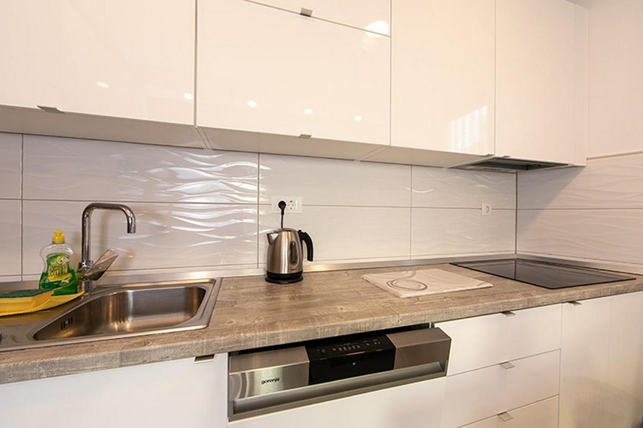 Apartment Tucepi 6695A エクステリア 写真